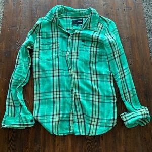 Hurley Women’s Green Plaid Flannel 💜